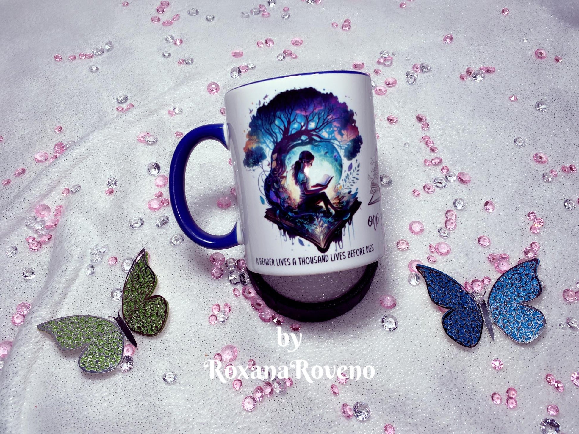 personalisd mug Girl reading fantasy tree